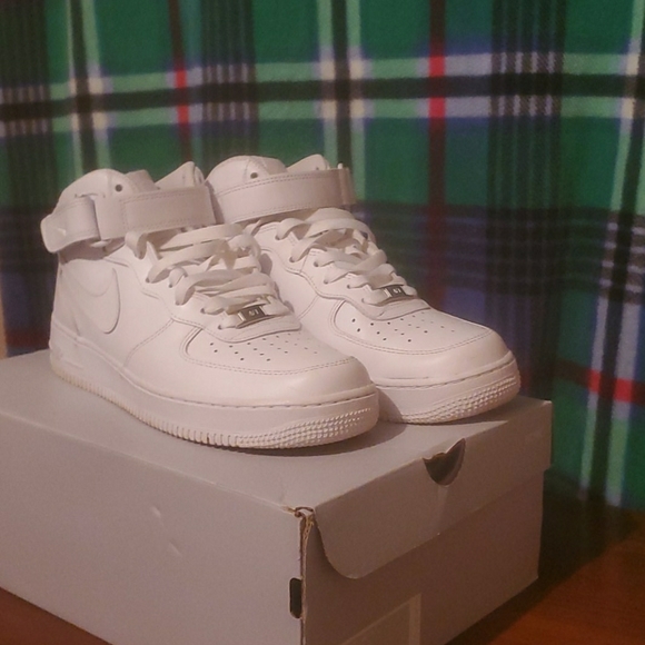 Nike Other - White air forces 1 mid